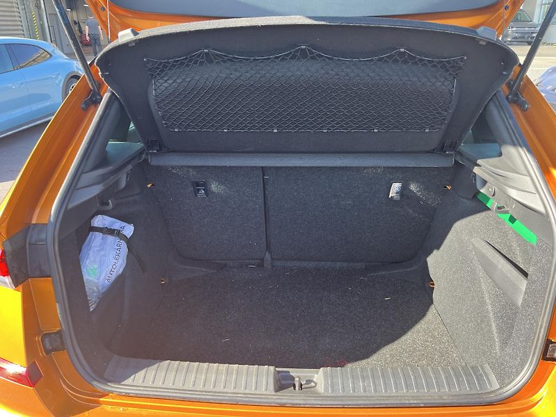 Škoda Kamiq 1.0TSi DSG MONTE CARLO 85kW - fotka 20 z 22