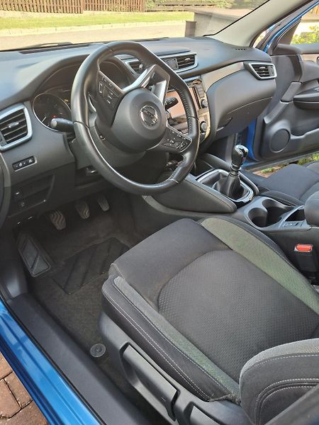 Nissan Qashqai (2018) Nová STK,1,6 benzín,N-connecta - fotka 12 z 25