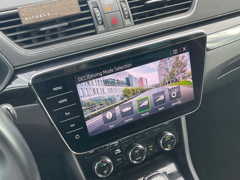 Škoda Superb (2018) 2.0 TDI / 140 kW DSG 4x4 L&K - fotka 22 z 30