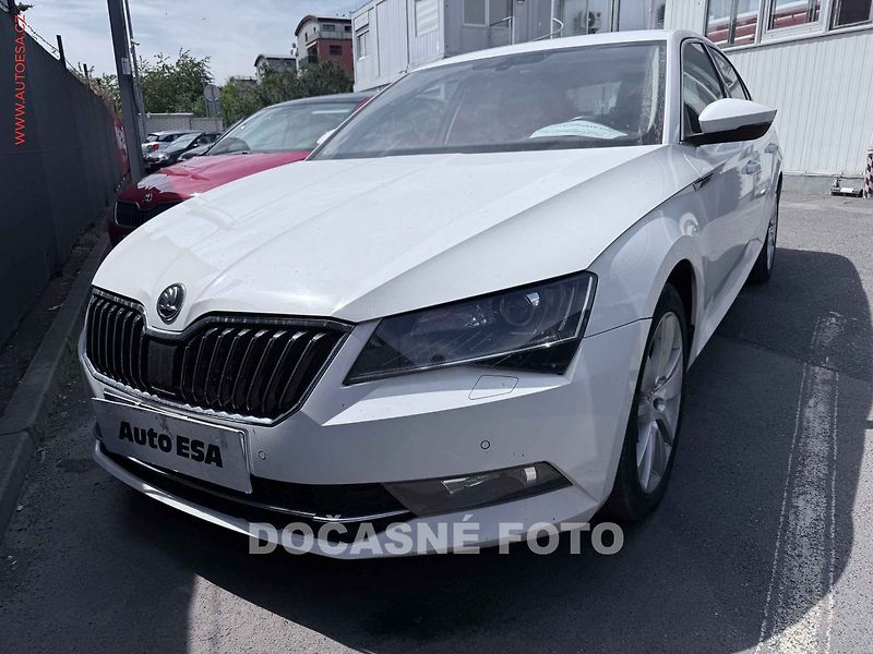 Škoda Superb (2016) 2.0tdi, AT, navi, bixen - fotka 1 z 3