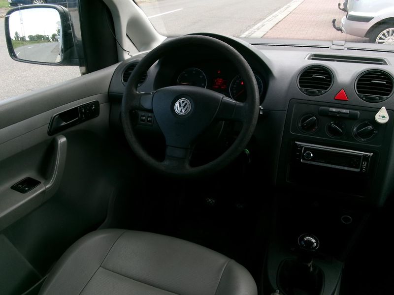 Volkswagen Caddy (2009) 1,9TDI KLIMA invalid.rampa - fotka 15 z 29