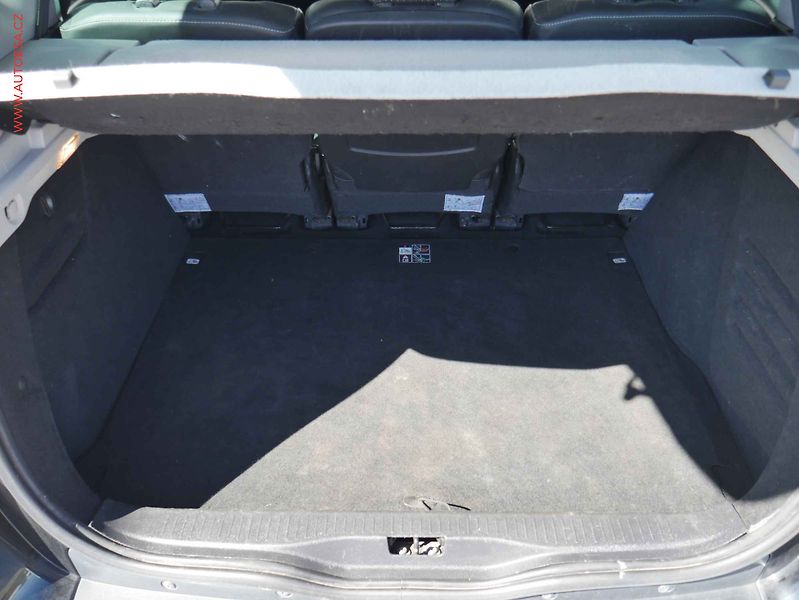 Renault Scénic (2011) 2.0i, AT, AC, park.asist - fotka 7 z 20