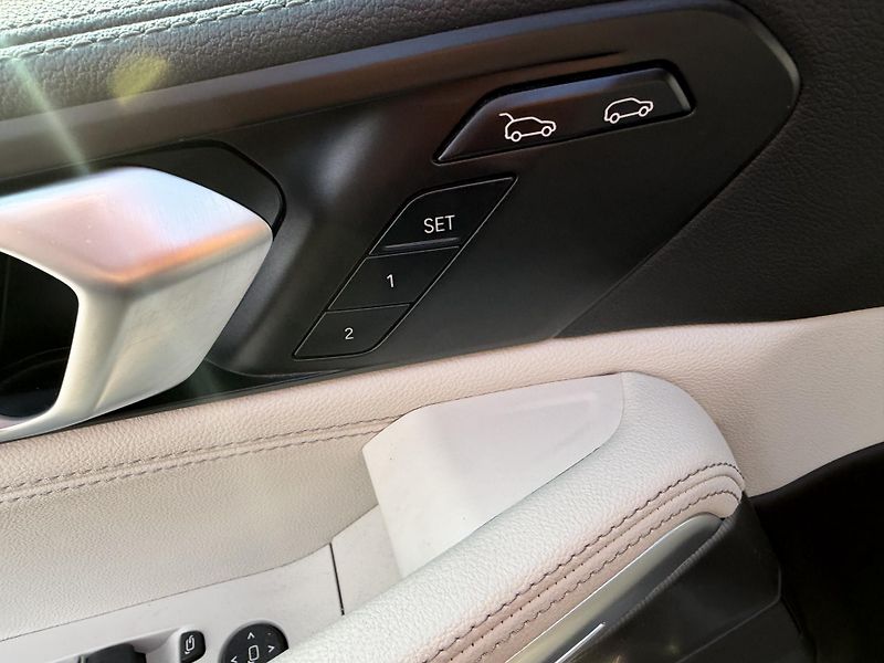 BMW X6 (2022) 30XD 210kW LASER TZ R20 CZ!!!! - fotka 36 z 45
