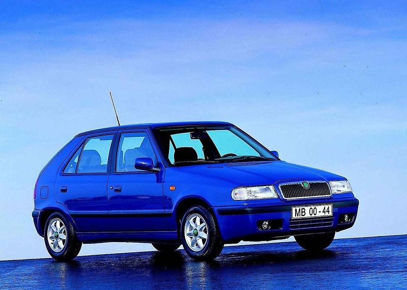 První verze Felicie se začala vyrábět v létě roku 1994
