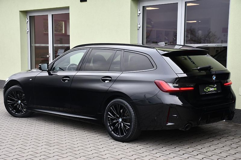 BMW Řada 3 320D xDrive M-SPORT ČR 1.M - fotka 3 z 47