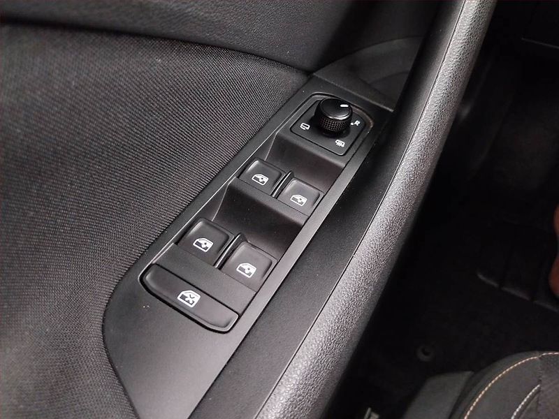 Škoda Kamiq (2021) Scoutline 1.0 TSI - fotka 16 z 23