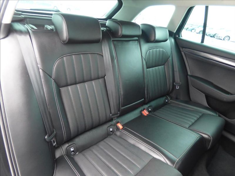 Škoda Superb 2,0 TDI DSG CRYSTAL LIGHT  Sty - fotka 26 z 78