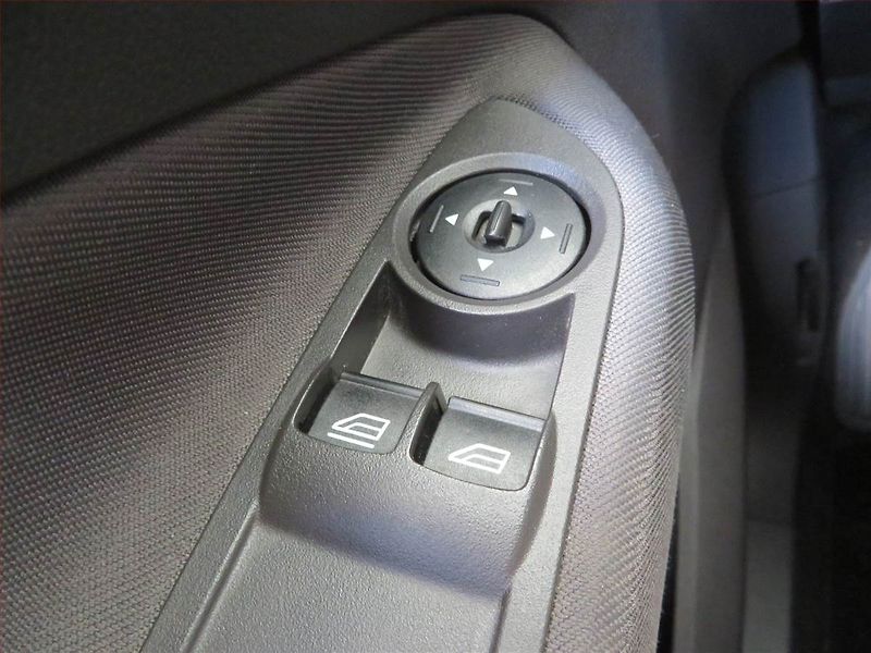 Ford C-MAX (2016) 1.0 EcoBoost, Tempomat - fotka 14 z 14