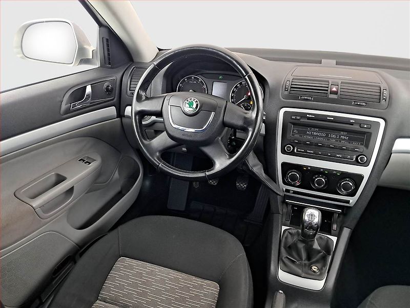 Škoda Octavia (2009) Ambiente 1.4 TSI, Tempomat - fotka 7 z 16