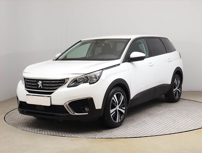 Peugeot 5008 (2020) Active Pack PureTech 130 - fotka 2 z 26