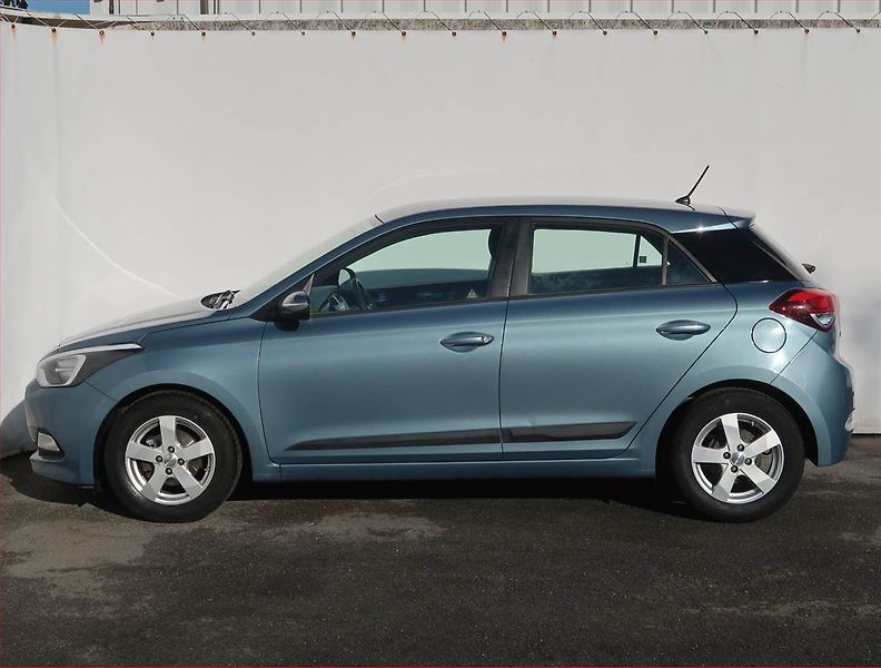 Hyundai i20 (2016) 1.2, Serv.kniha, Park. senzory - fotka 3 z 16