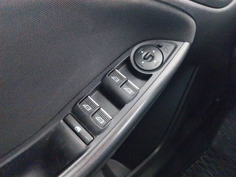 Ford Focus (2015) 1.5 TDCi, Serv.kniha, Navi - fotka 16 z 18
