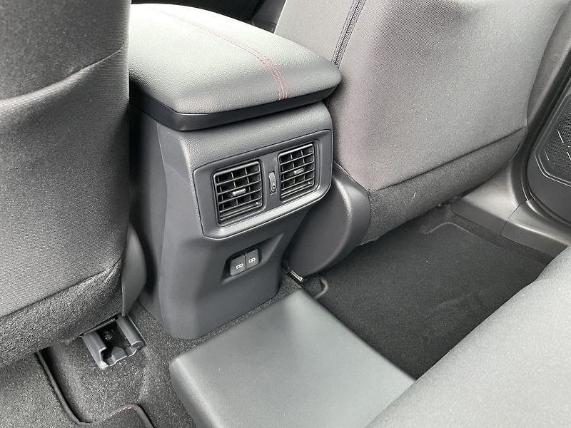 Toyota RAV4 2.5 Plug-in Hybrid ODBĚR 10/26 - fotka 31 z 34