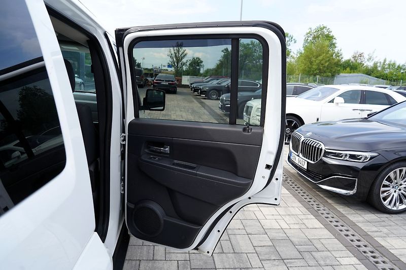 Jeep Cherokee 2.8 CRD L/automat/tažné/klima/ - fotka 17 z 37