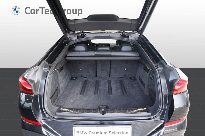 BMW X6 xDrive40d - fotka 8 z 32