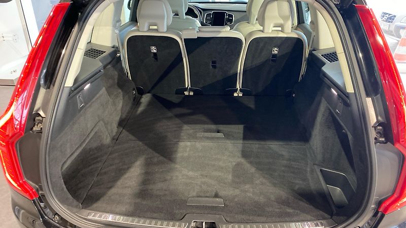 Volvo XC90 MOMENTUM PRO, B5 AWD, 173+10 k - fotka 5 z 32