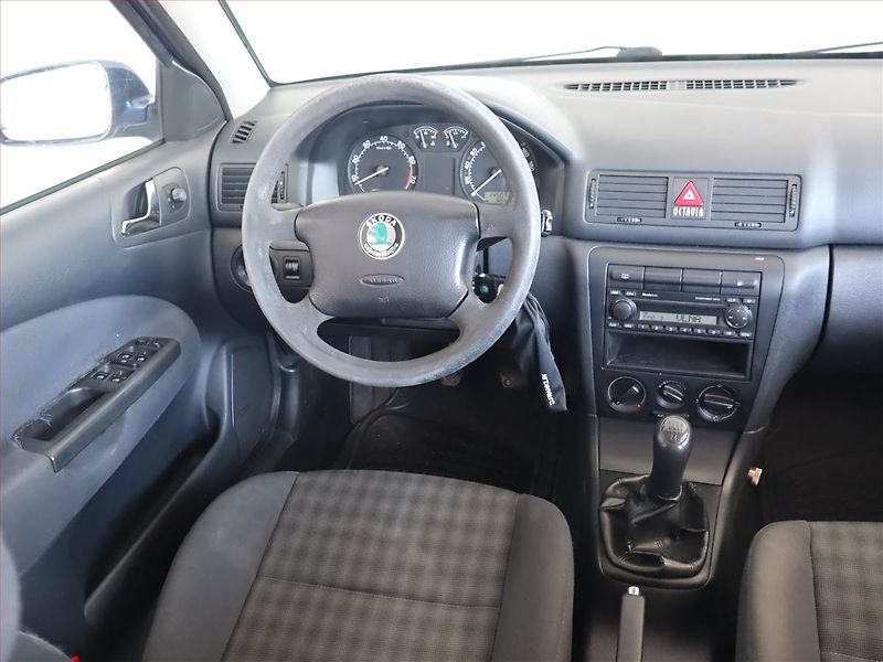 Škoda Octavia (2008) 1.6, Serv.kniha, po STK - fotka 7 z 15