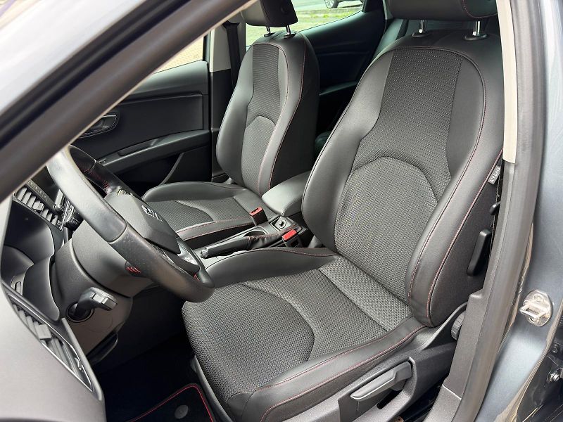 Seat Leon FR 2.0TDI LED 1.majitel - fotka 10 z 23