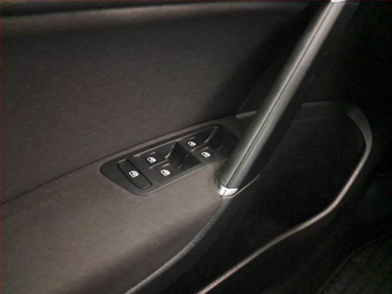 Volkswagen Golf (2017) 1.0 TSI, Tempomat - fotka 15 z 15