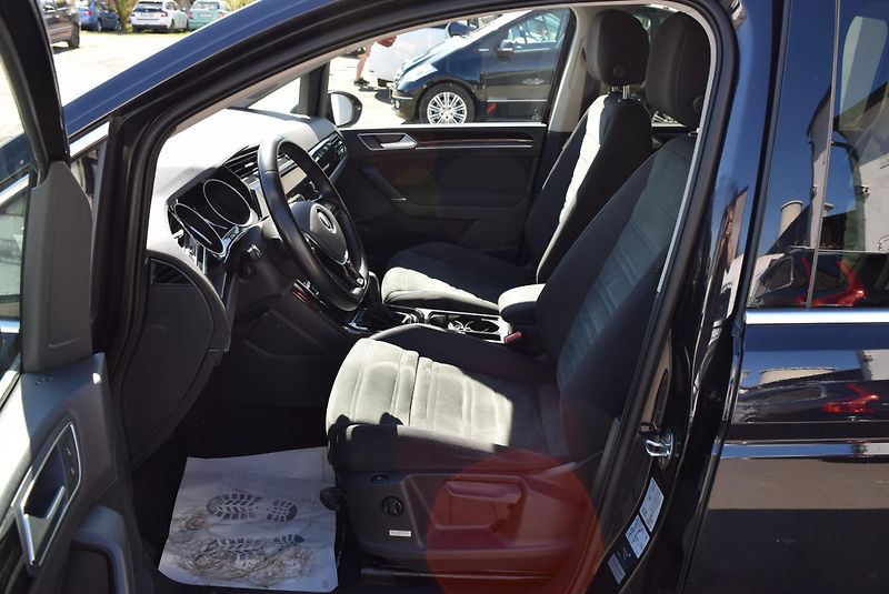 Volkswagen Touran (2021) 2.0TDI 110kw DSG 7MÍST HIGHLIN - fotka 22 z 50