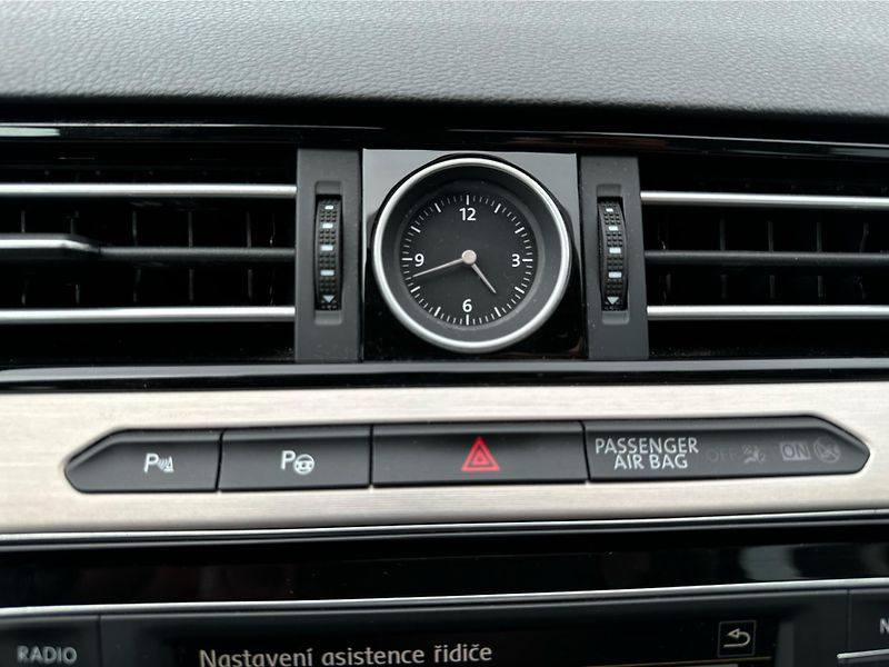 Volkswagen Passat 2.0TDI Highline 110Kw man 6st. - fotka 14 z 17