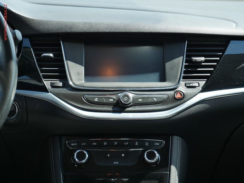 Opel Astra (2016) 1.4T, 1.maj,ČR - fotka 11 z 21