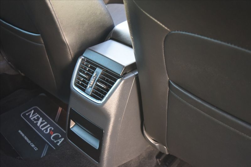 Škoda Octavia 1,6 TDI 77KW ALU KLIMA NAVI - fotka 46 z 48