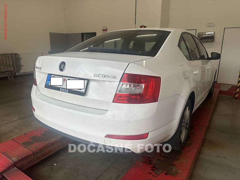 Škoda Octavia (2016) 1.6 TDI, AC, výhřev sed - fotka 2 z 3
