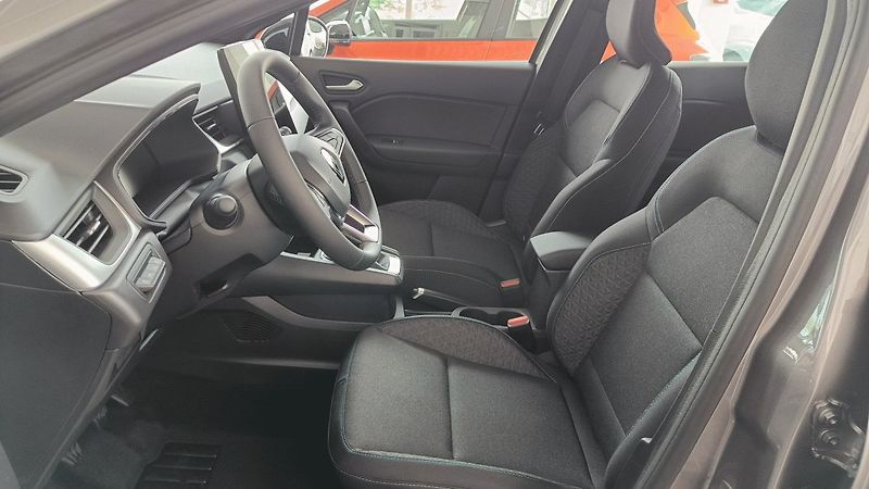 Renault Captur (2026) Evolution TCe 115 - fotka 8 z 10