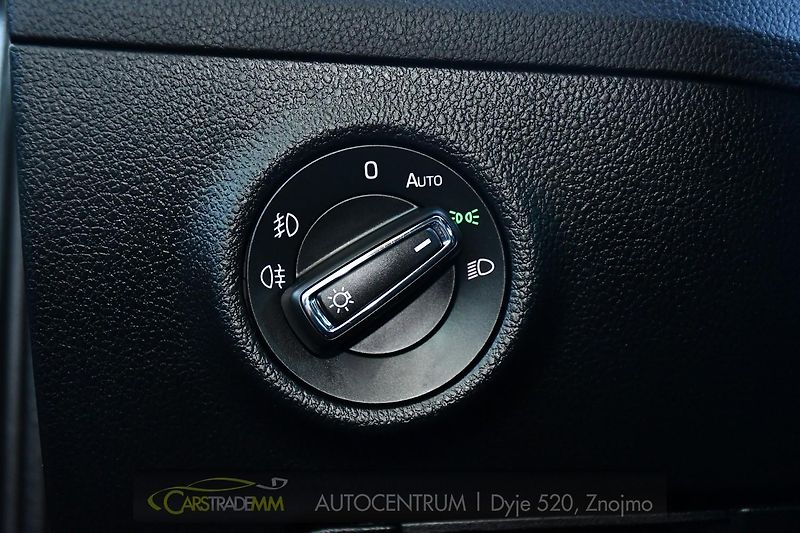 Škoda Superb 2,0TDI SPORTLINE DSG ČR 1.MAJ  - fotka 25 z 56