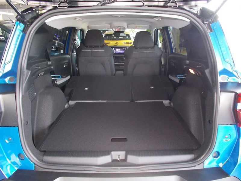 Opel Frontera (2026) GS Electric XL Elektromotor (8 - fotka 5 z 26