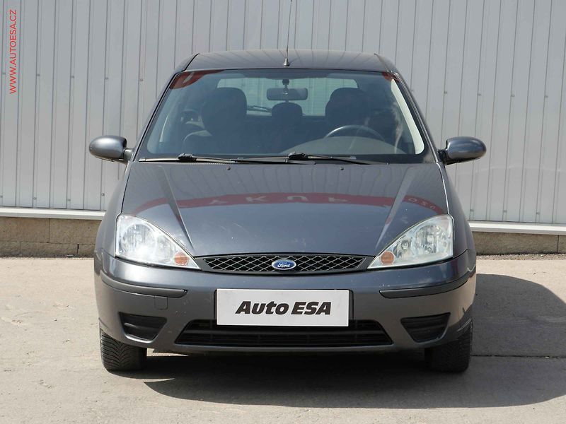 Ford Focus (2004) 1.8 TDCi, AC, tažné - fotka 2 z 14