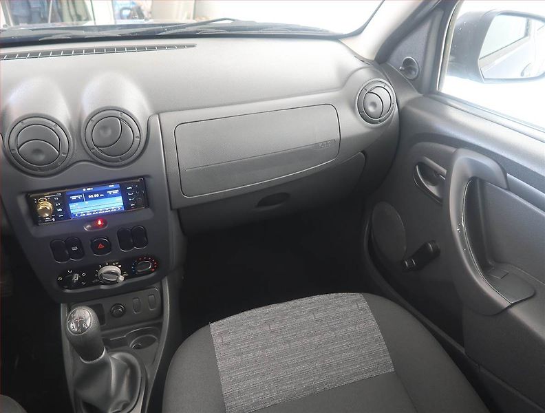 Dacia Duster (2011) 1.6 16V - fotka 8 z 13