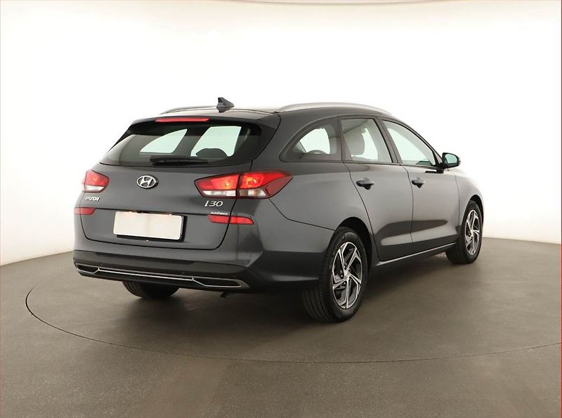Hyundai i30 (2023) Family Comfort 1.0 T-GDI, ČR - fotka 5 z 14