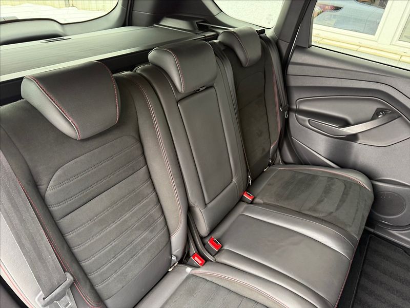 Ford Kuga 2,0 TDCi 132kW ST-line AT AWD - fotka 22 z 31