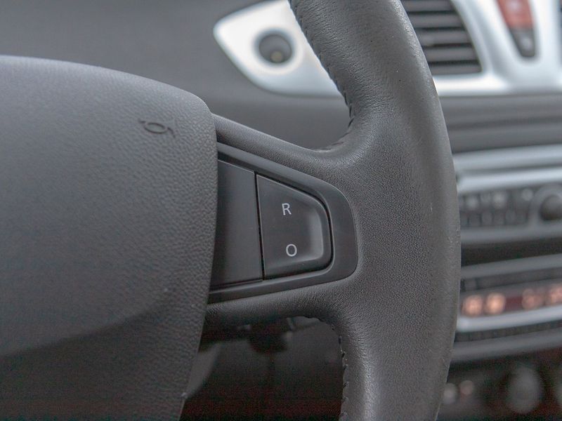 Renault Scénic (2010) ČR 1.5DCI 81KW NAVI – AUTOMAT - fotka 16 z 42
