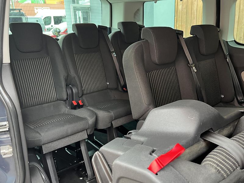 Ford Tourneo Custom (2014)  2,2TDi 9míst PO VELKÉM SERVIS - fotka 18 z 19