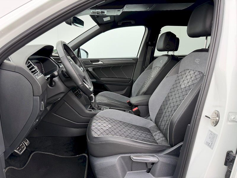 Volkswagen Tiguan Allspace (2024) 2.0 TSI 140kW R-LINE 4MOTION - fotka 5 z 35