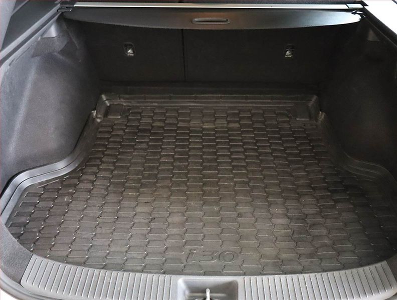 Hyundai i30 (2021) 1.6 CRDi, ČR,1.maj, Serv.kniha - fotka 14 z 22