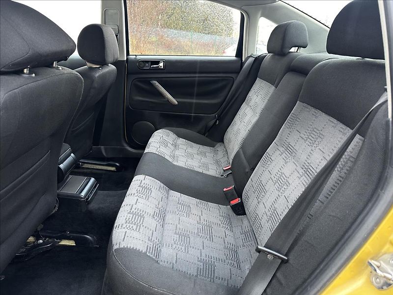 Volkswagen Passat 1,9 TDI  Aut klima Eko zaplace - fotka 20 z 27