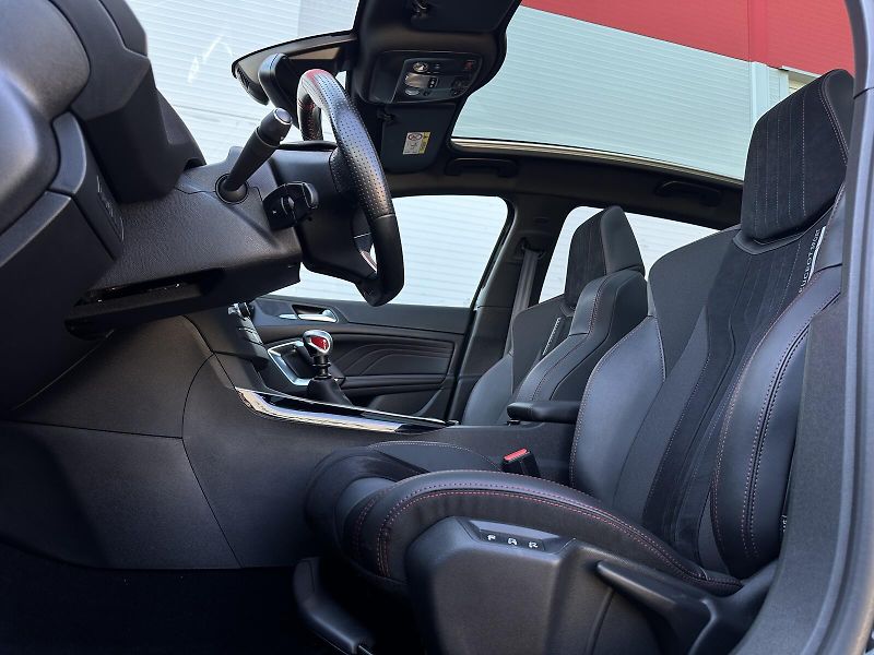 Peugeot 308 308 GTi 272PS NAVI Soundsystem - fotka 14 z 43