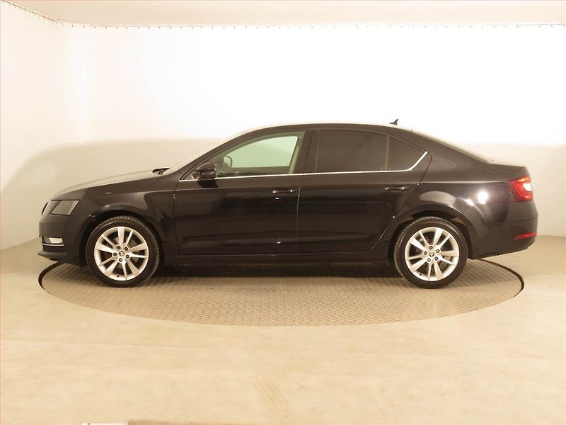 Škoda Octavia (2019) Ambition 2.0 TDI, Automat - fotka 3 z 16