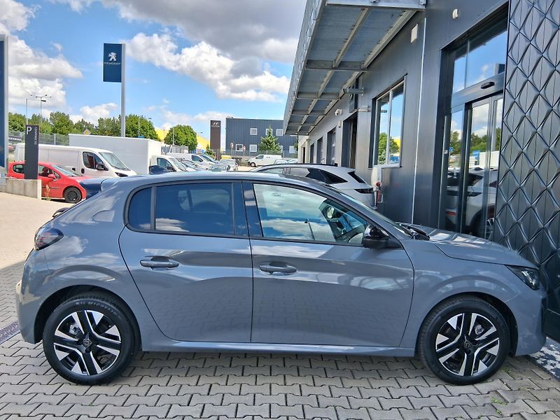 Peugeot 208 ALLURE 1.2 Hyb. 81 kW   - fotka 9 z 29