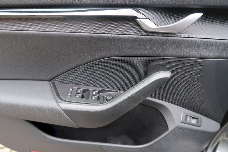 Škoda Octavia (2025) SportLine 2,0 TSI 110 kW DSG M - fotka 16 z 28