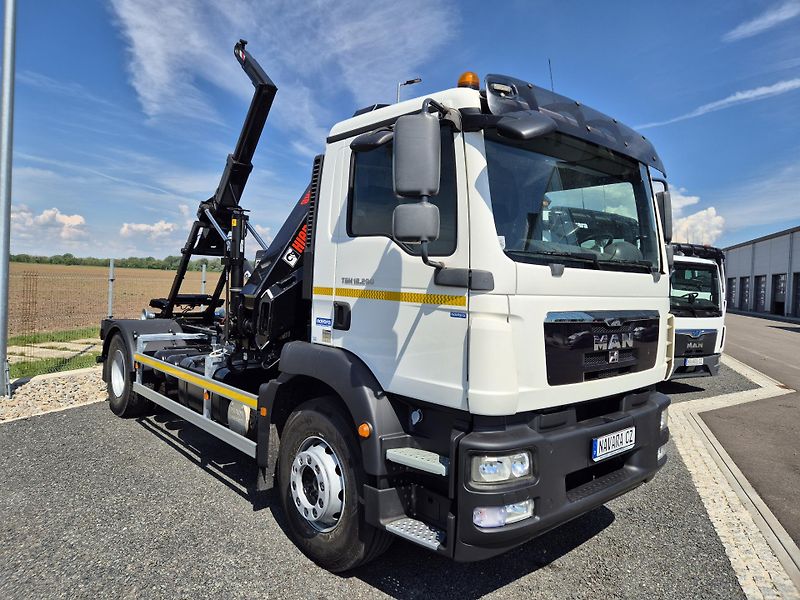 MAN TGM 18.290 RUKA HIAB + KONTEJNER  - fotka 3 z 14
