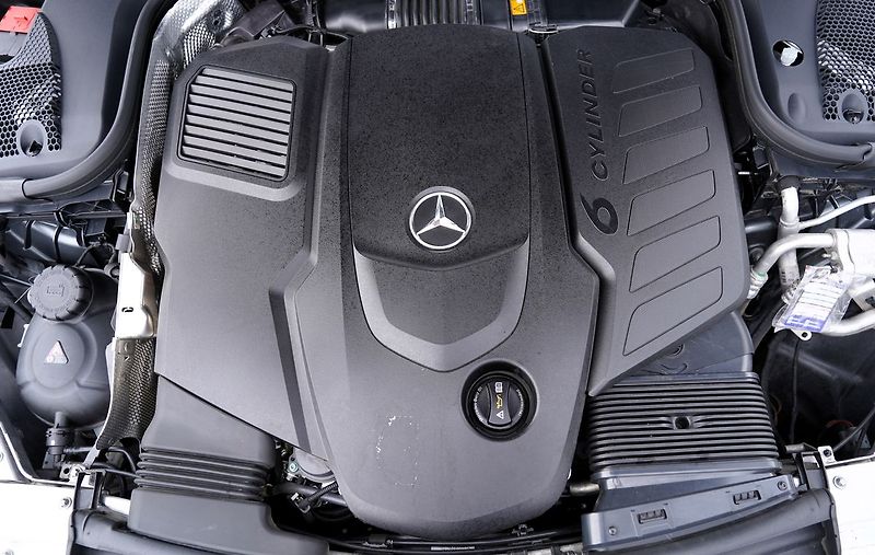 Mercedes-Benz CLS 400d AMG/4Matic/340 PS/Edice 1 - fotka 10 z 50