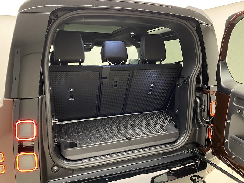 Land Rover Defender (2026) 90 V8 EDITION P525 REZERVACE - fotka 5 z 70