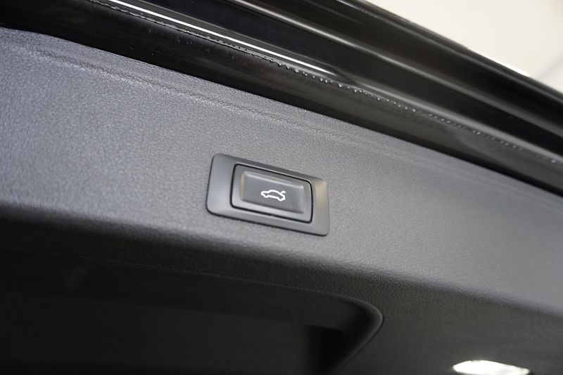 Audi A4 2.0TFSi 140 kW - fotka 12 z 31