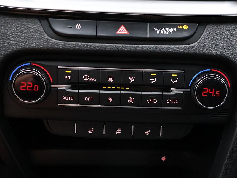 Kia XCeed 1,5 T-GDI 118kW Top CZ - fotka 24 z 32