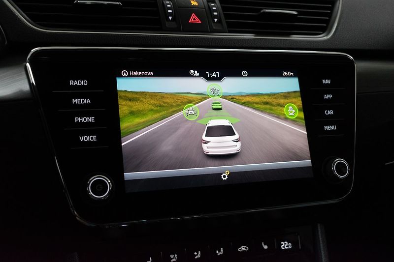 Škoda Superb 2.0 TDI 147kW STYLE*DPH*ČR 1.M - fotka 31 z 44